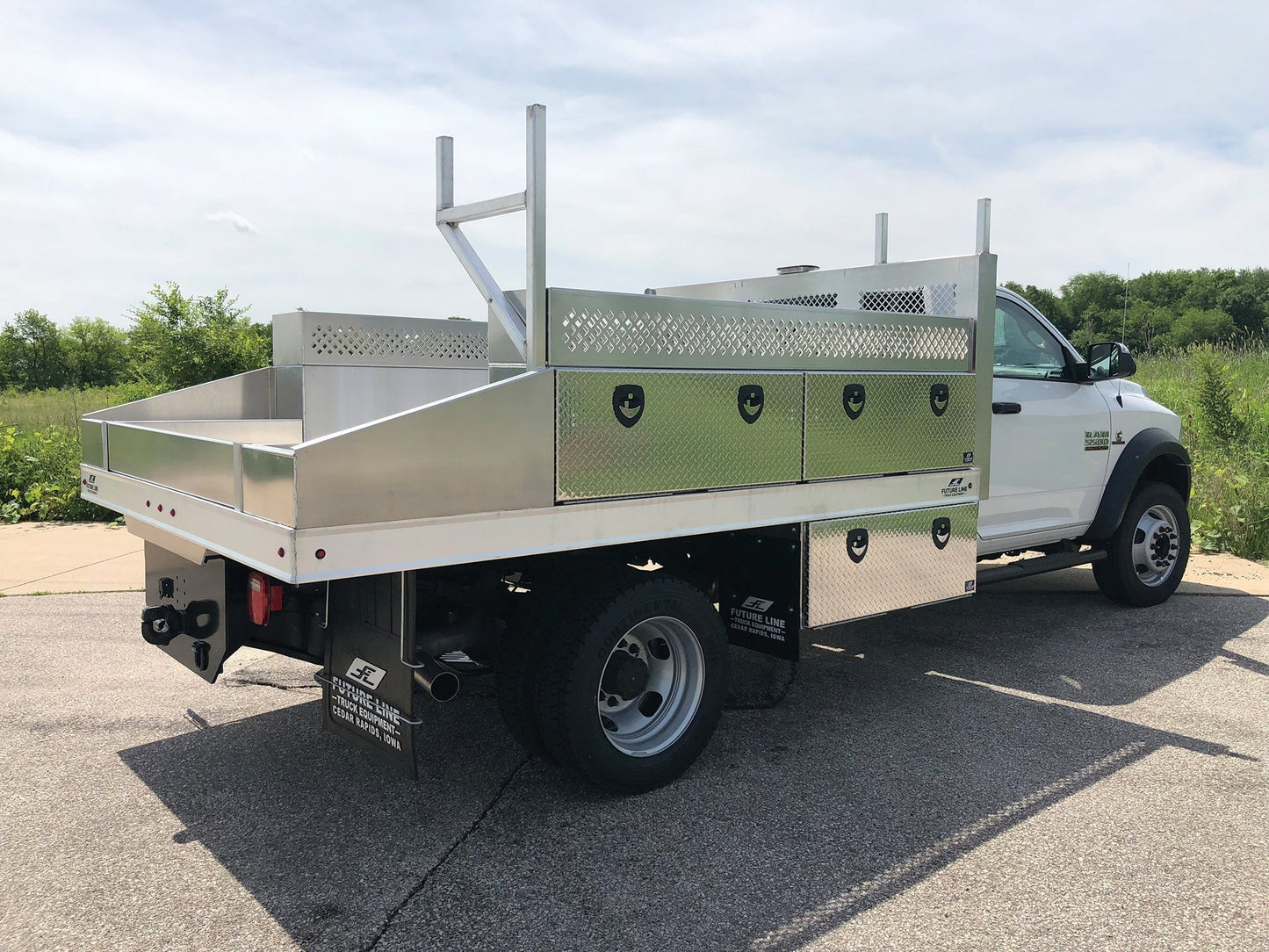 TUFF TRUCK 18"X18"X60" DIAMOND TREAD ALUMINUM UNDERBODY TRUCK BOX REPLACES BUYERS 1705115